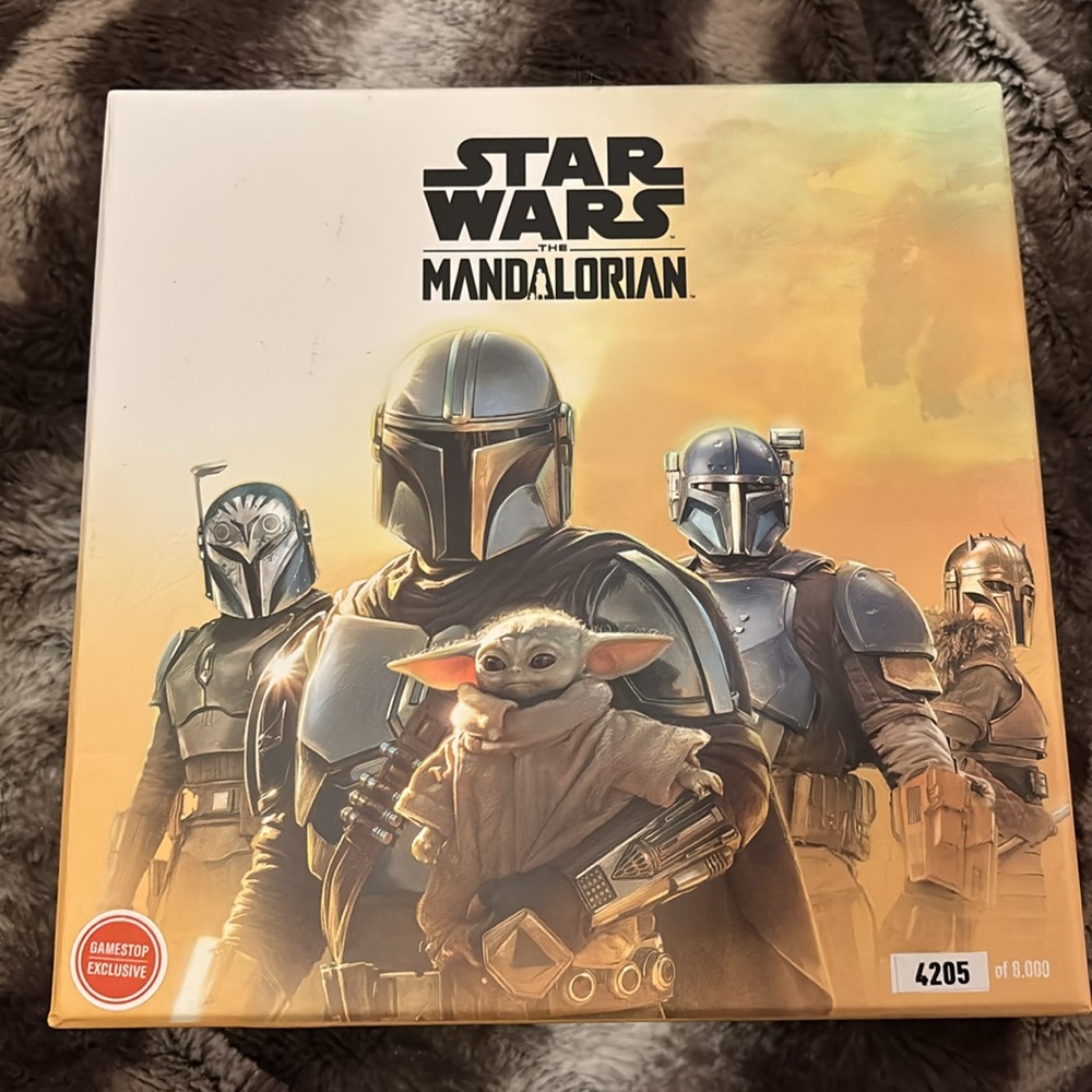 - Star Wars Mandalorian Bo-Katan Kryze Headband and Pin Set - Picture 5 of 5
